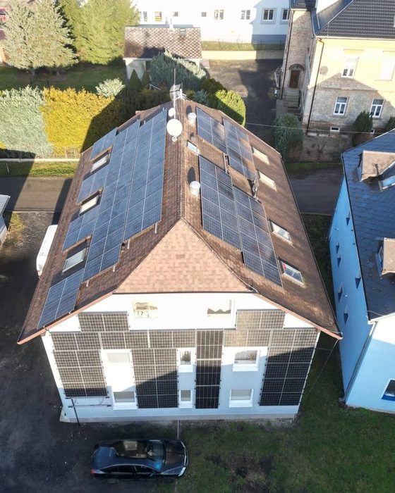 Fotovoltaika na bytovém domě 33,07 kWp s baterií